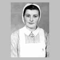 106-0096 Rot-Kreuz-Schwester Margarete Laupichler im Jahre 1942.jpg